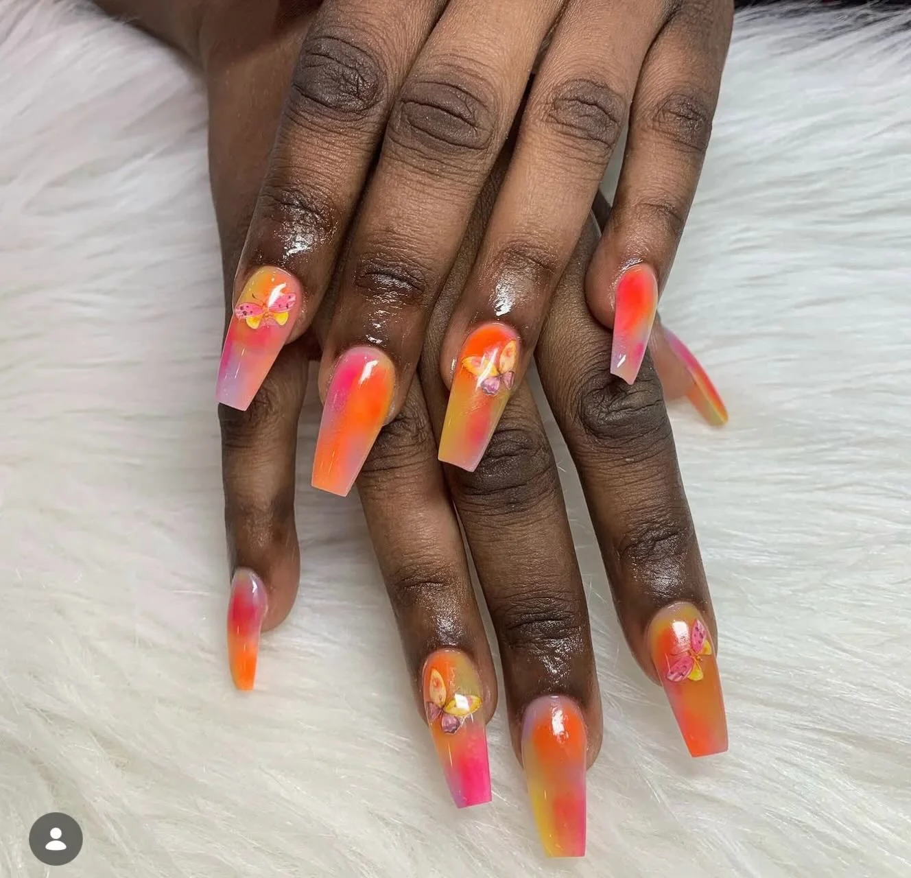 Sunset Glow custom nail set by Doris Nails Lounge